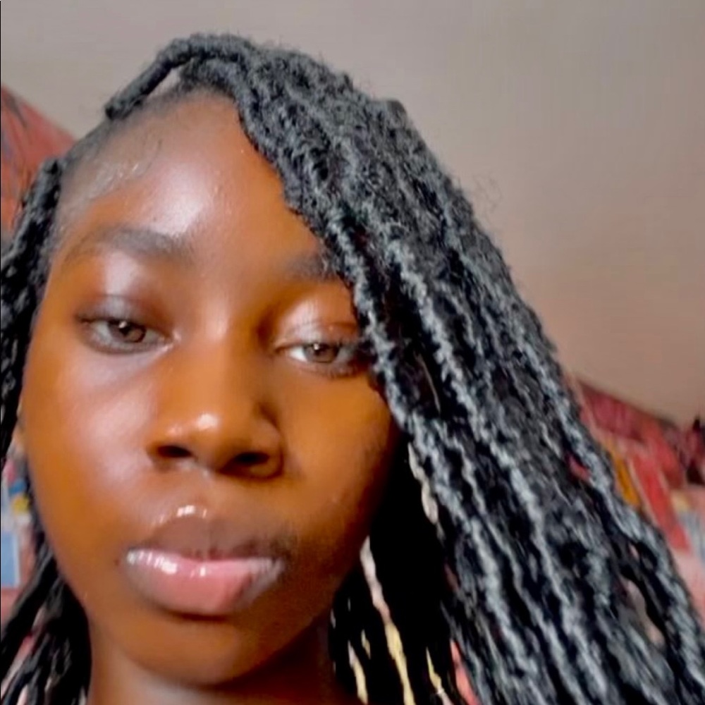 Meet your Posher, Dee